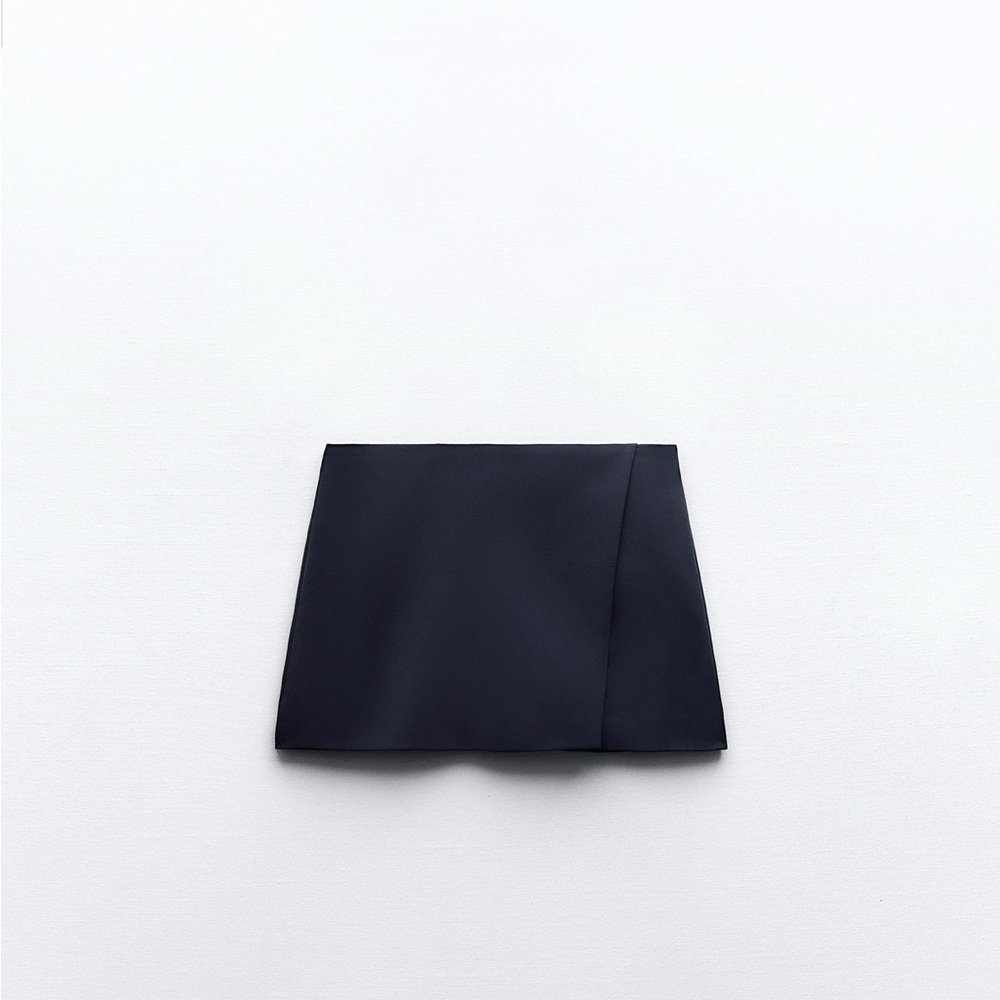 Asymmetric skort in Petrol Blue